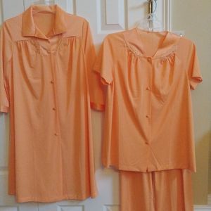 VINTAGE VANITY FAIR TANGERINE COLOR SIZE SMALL. 3
